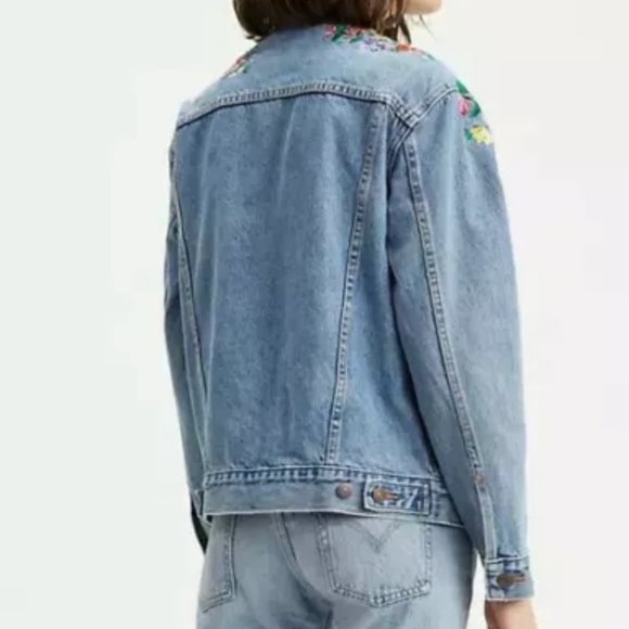 Levi's Premium Floral Embroidered Ex BF Denim Trucker Jean Jacket Light Wash S - Picture 6 of 11